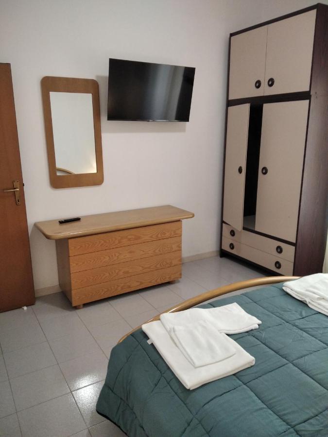 2 Bedrooms Appartement At Pescara 300 M Away From The Beach With Balcony And Wifi Екстериор снимка